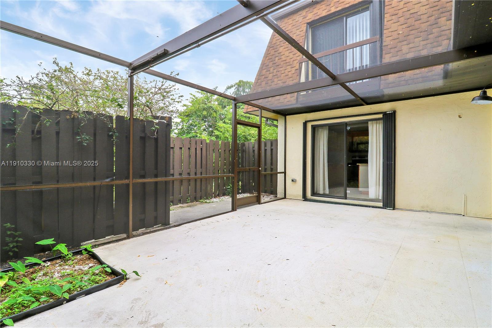 110 N Delaware Blvd # 18B