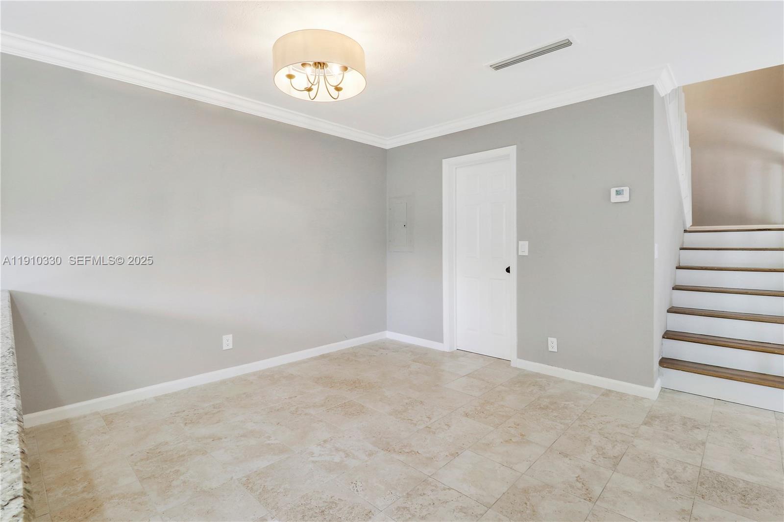 110 N Delaware Boulevard 18B