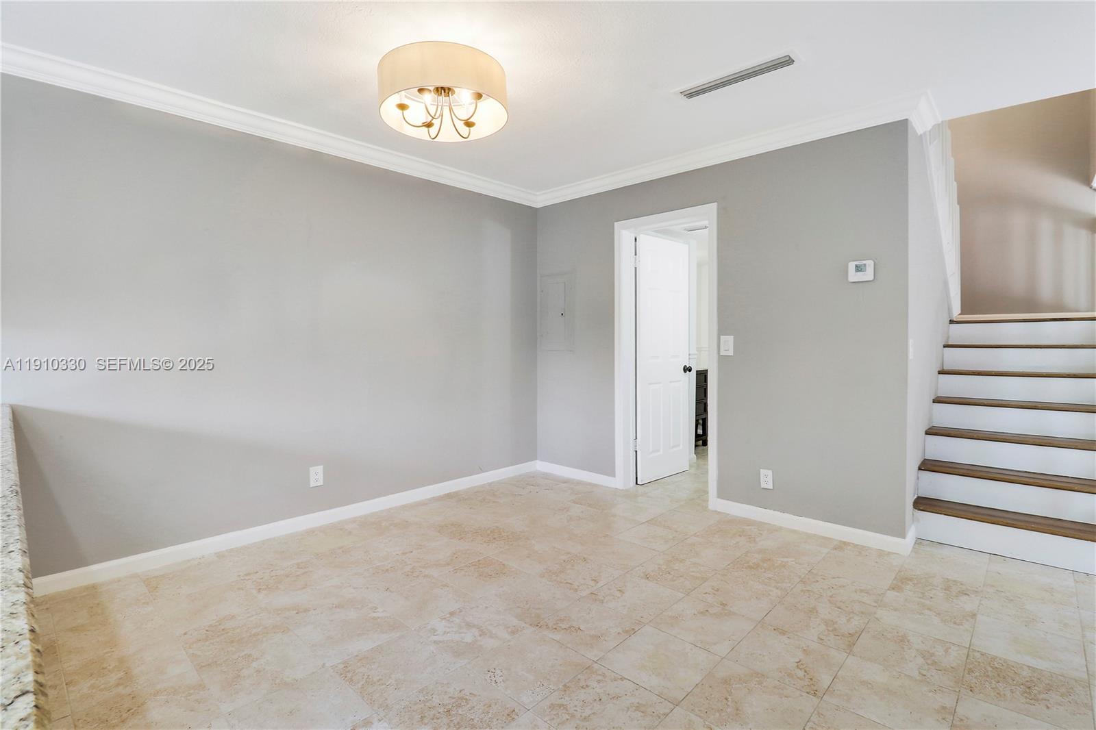 110 N Delaware Boulevard 18B