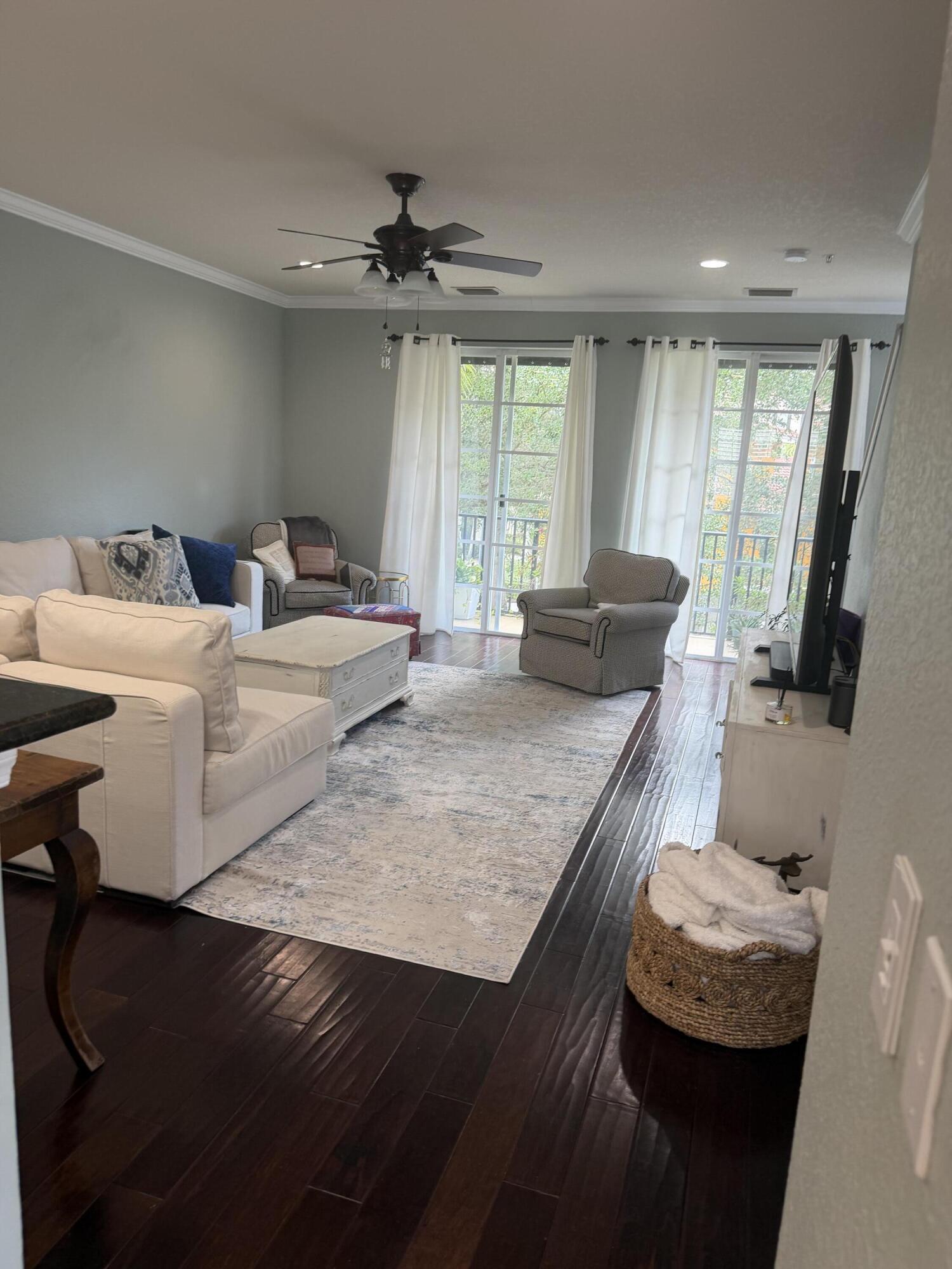 132 Greenwich Circle
