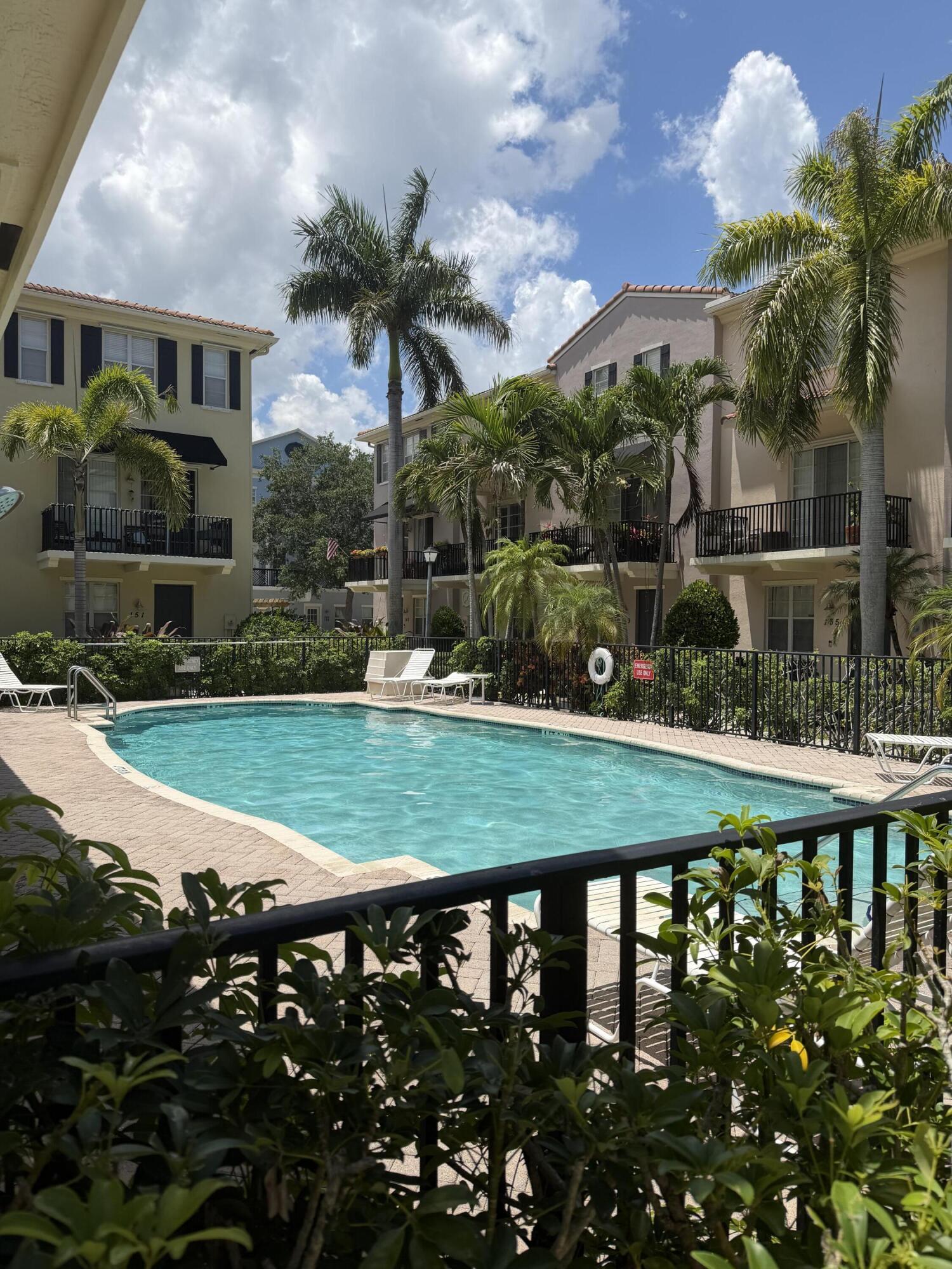 132 Greenwich Circle