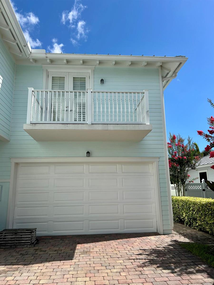1039 Tiki Drive