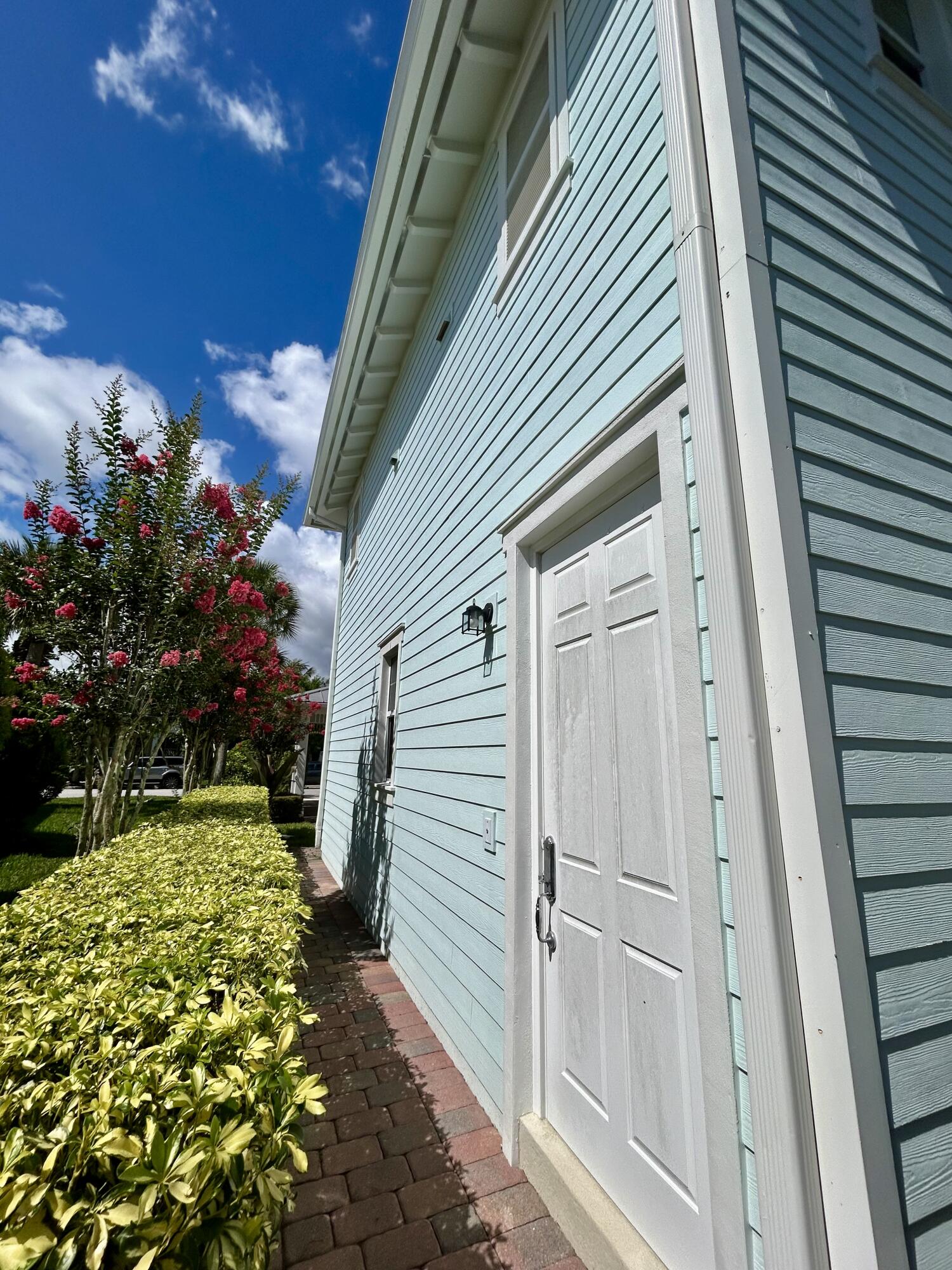 1039 Tiki Drive