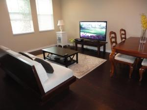 3343 E Mallory Boulevard