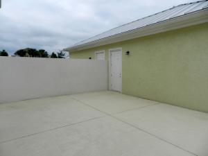 1039 Key Largo Street