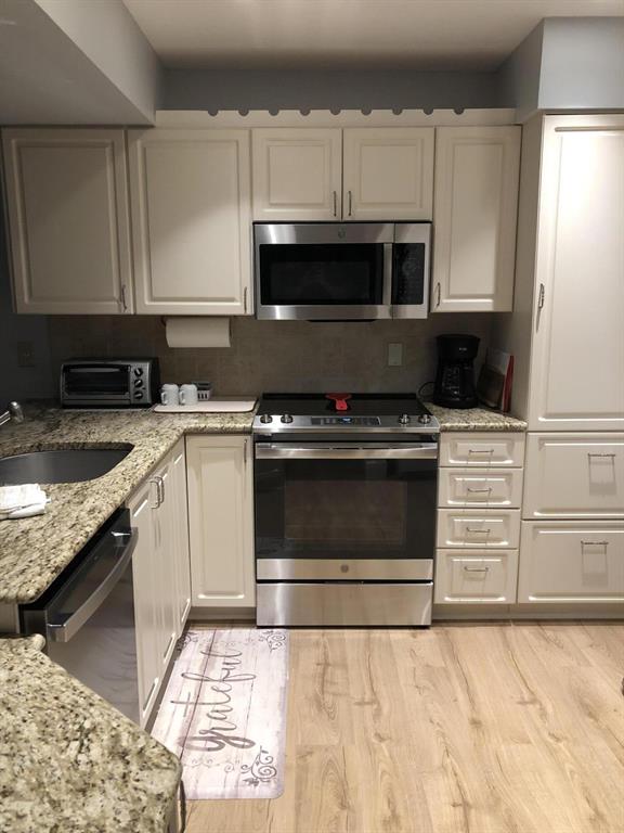 1605 S Us-1 Unit: 301v6