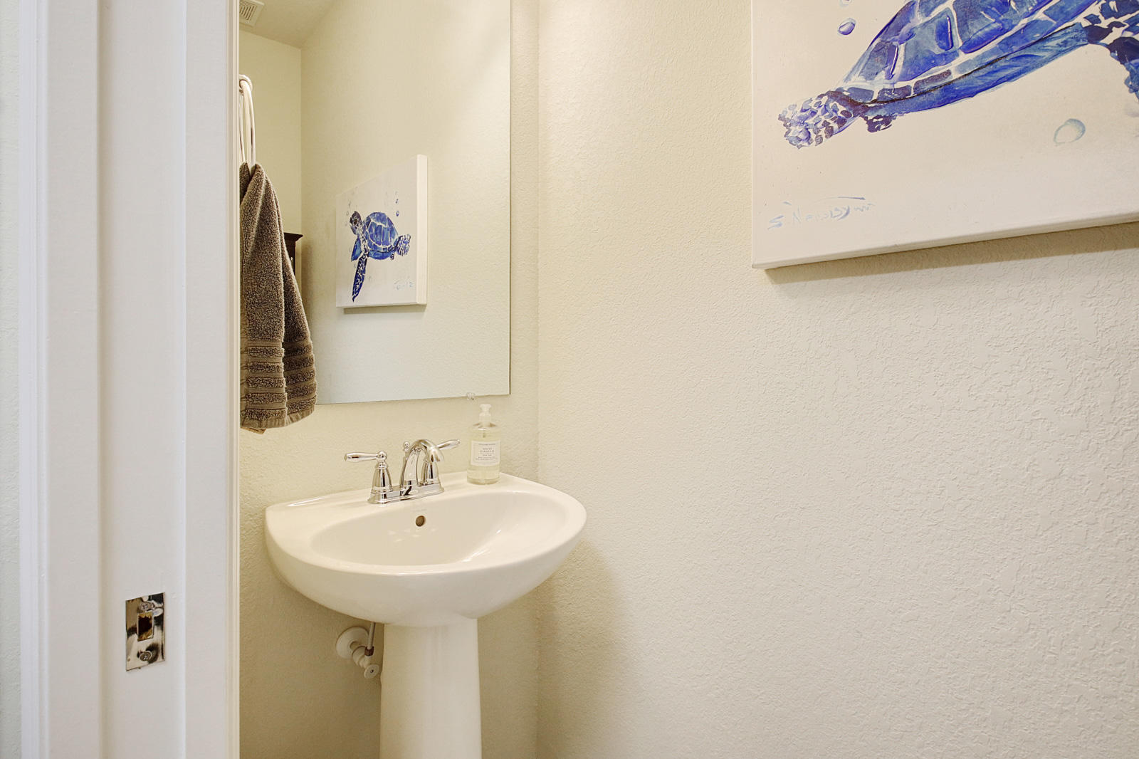 1239 N Community Drive