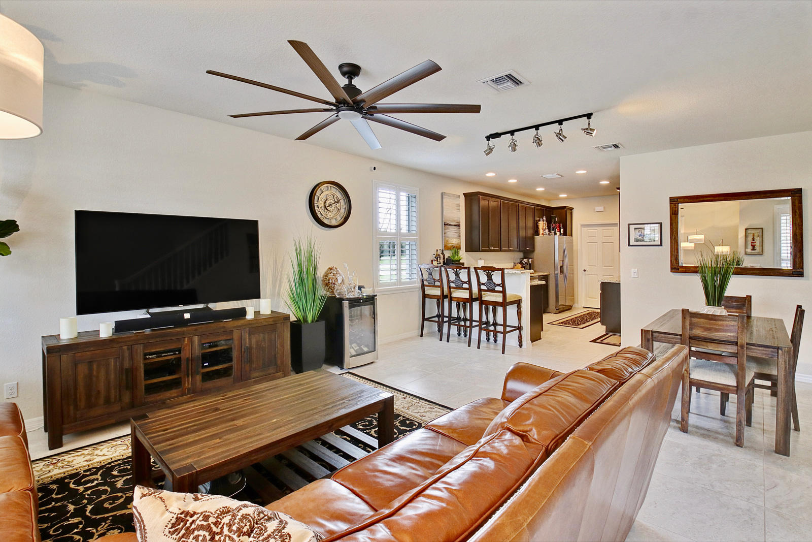 1239 N Community Drive