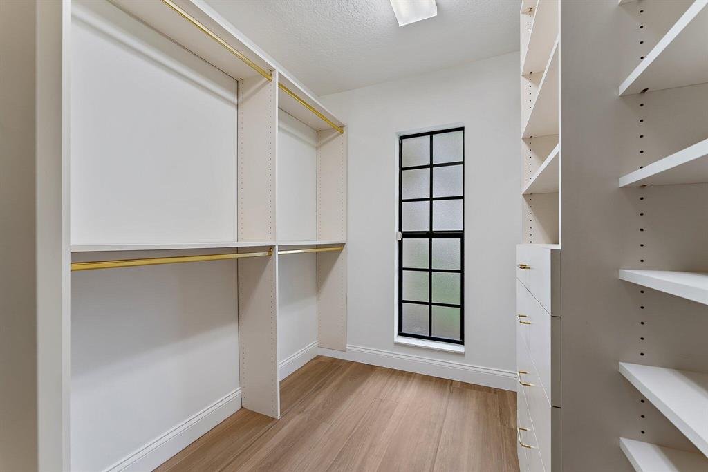 6701 Winding Lake Drive