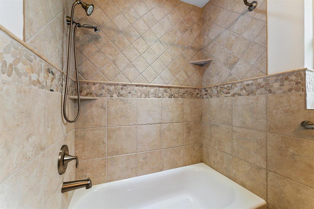 6701 Winding Lake Drive