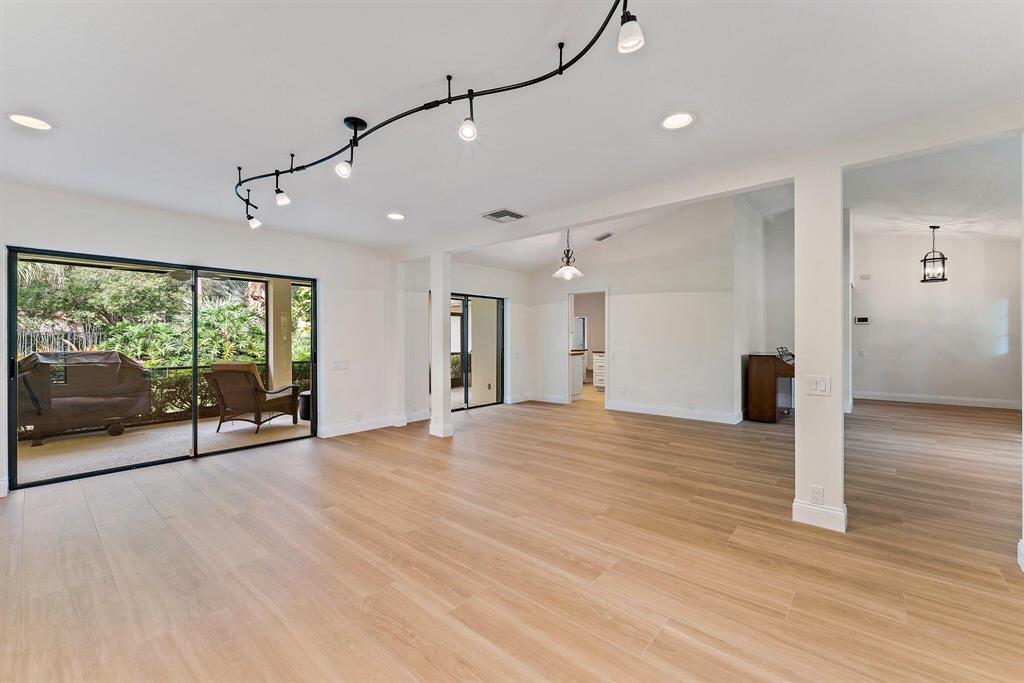 6701 Winding Lake Drive