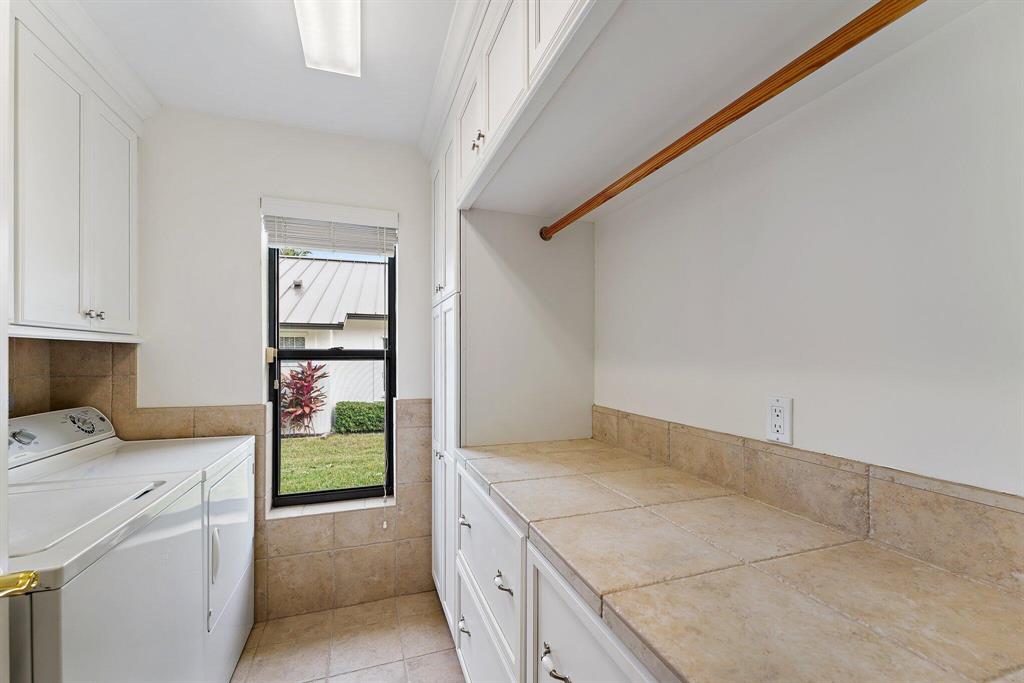 6701 Winding Lake Drive