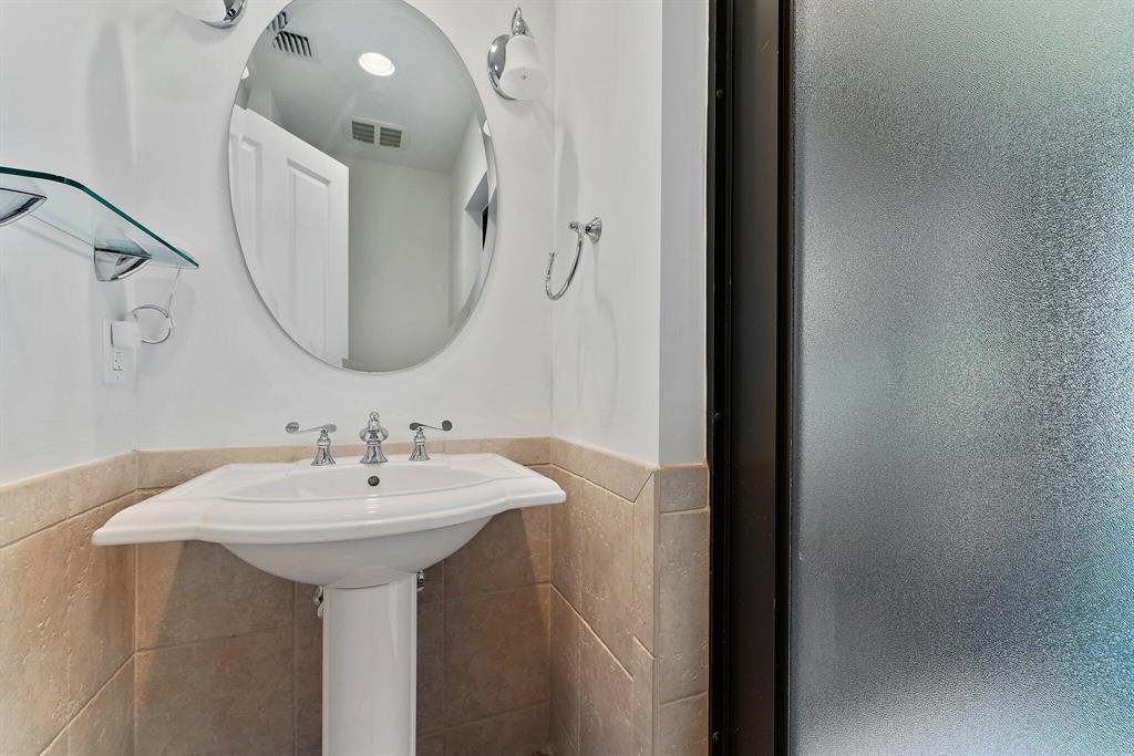 6701 Winding Lake Drive