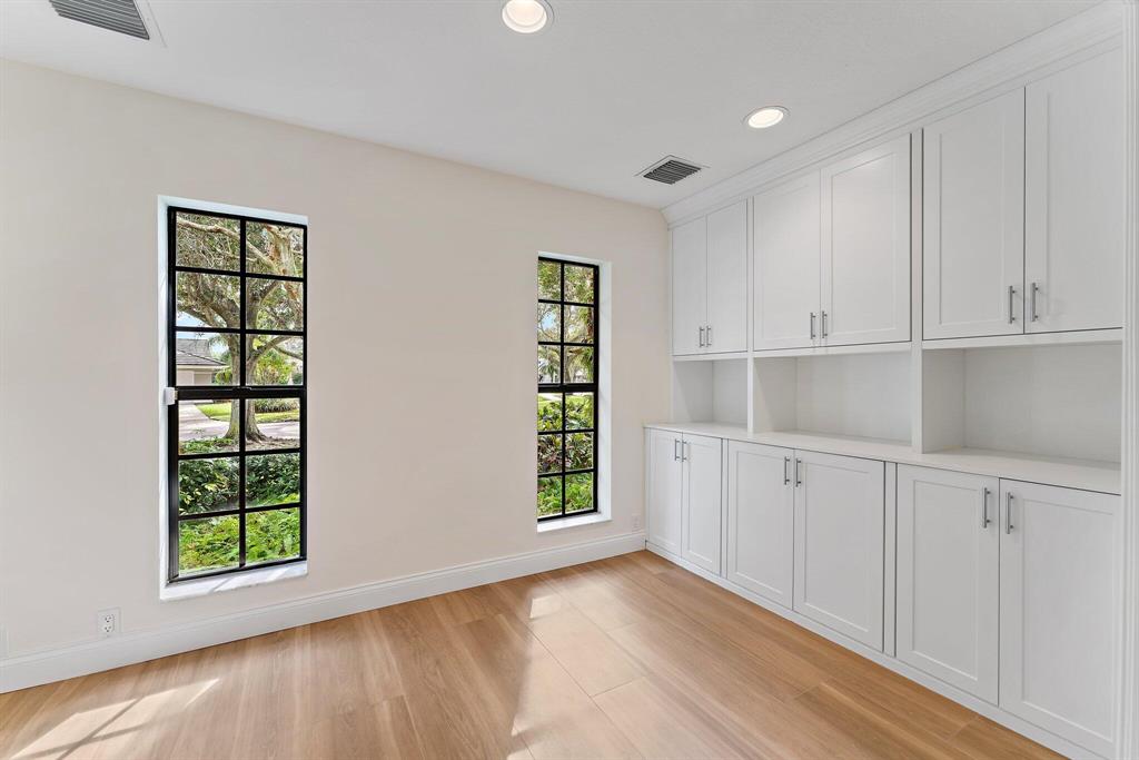 6701 Winding Lake Drive