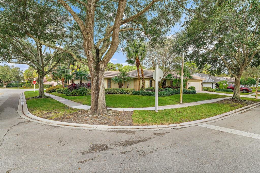 6701 Winding Lake Drive