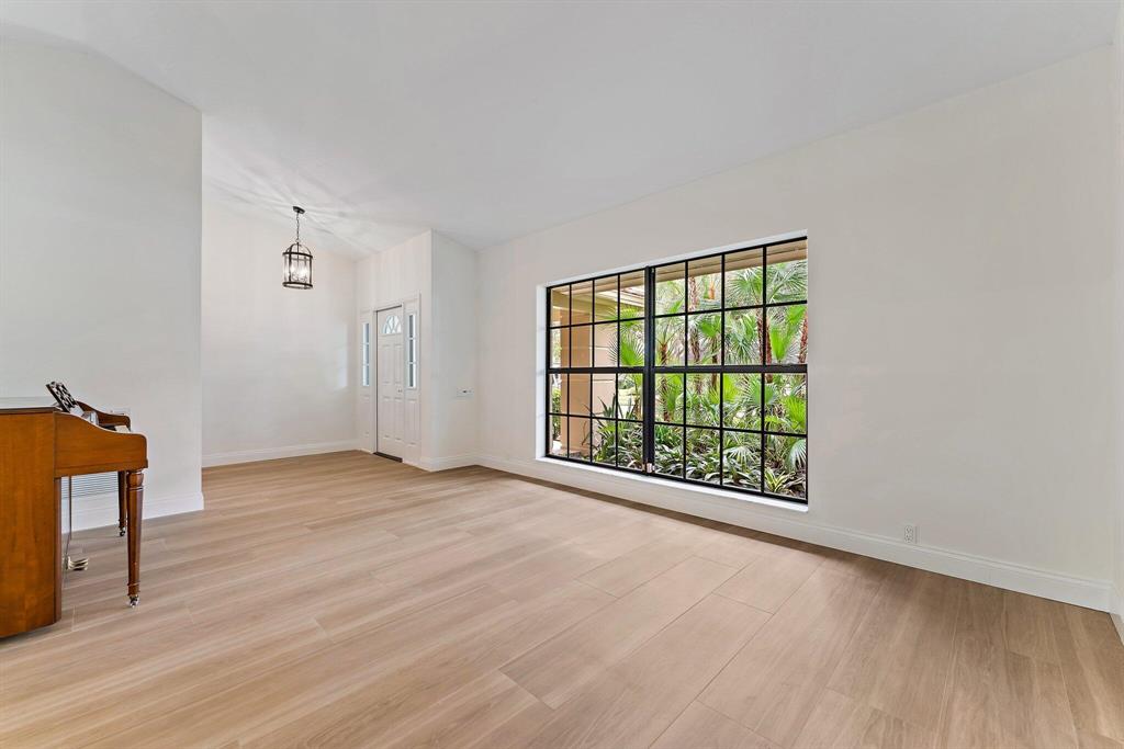 6701 Winding Lake Drive