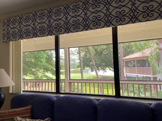 428 Brackenwood Lane S