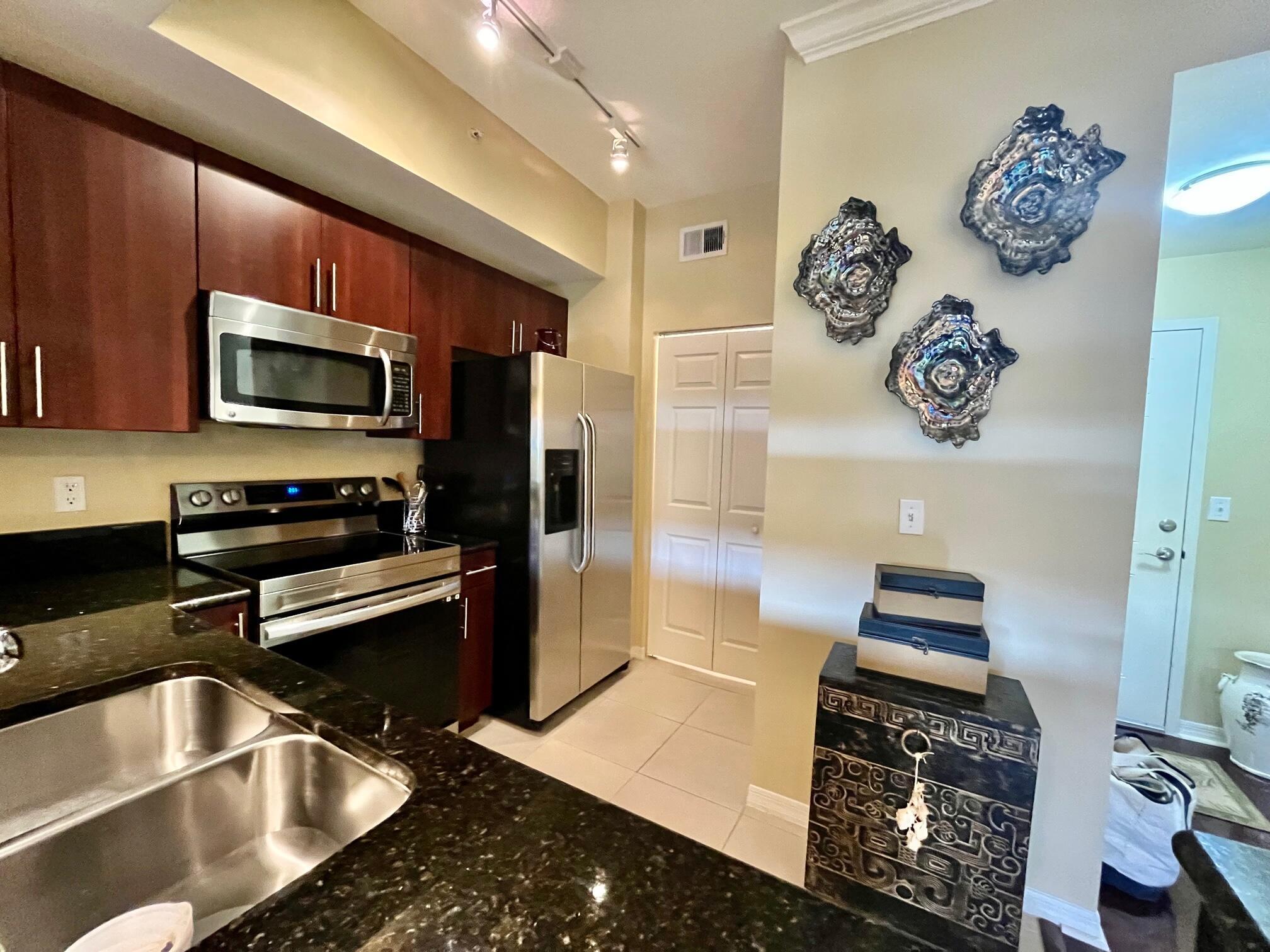 4905 Midtown Lane Unit: 2104