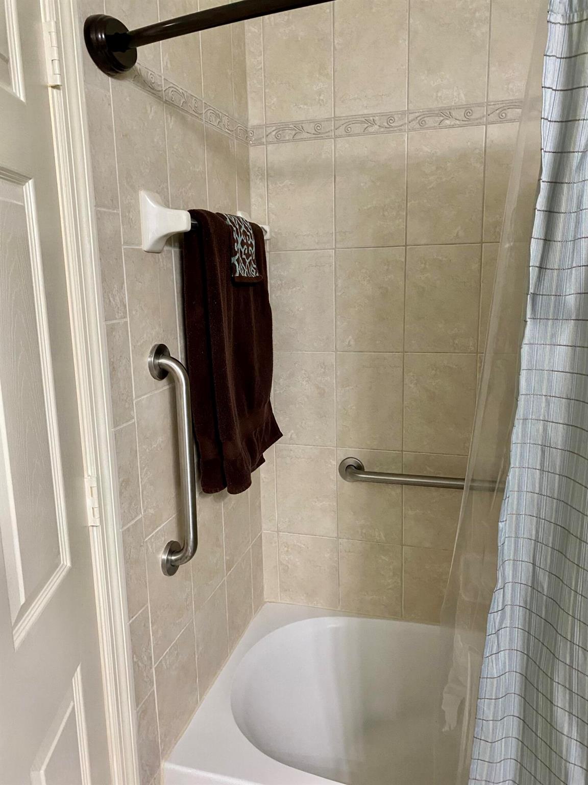 4905 Midtown Lane Unit: 2104