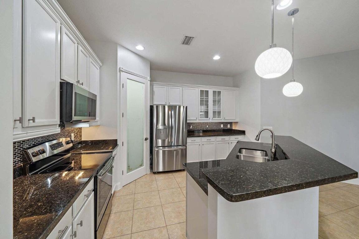 5212 Cambridge Court