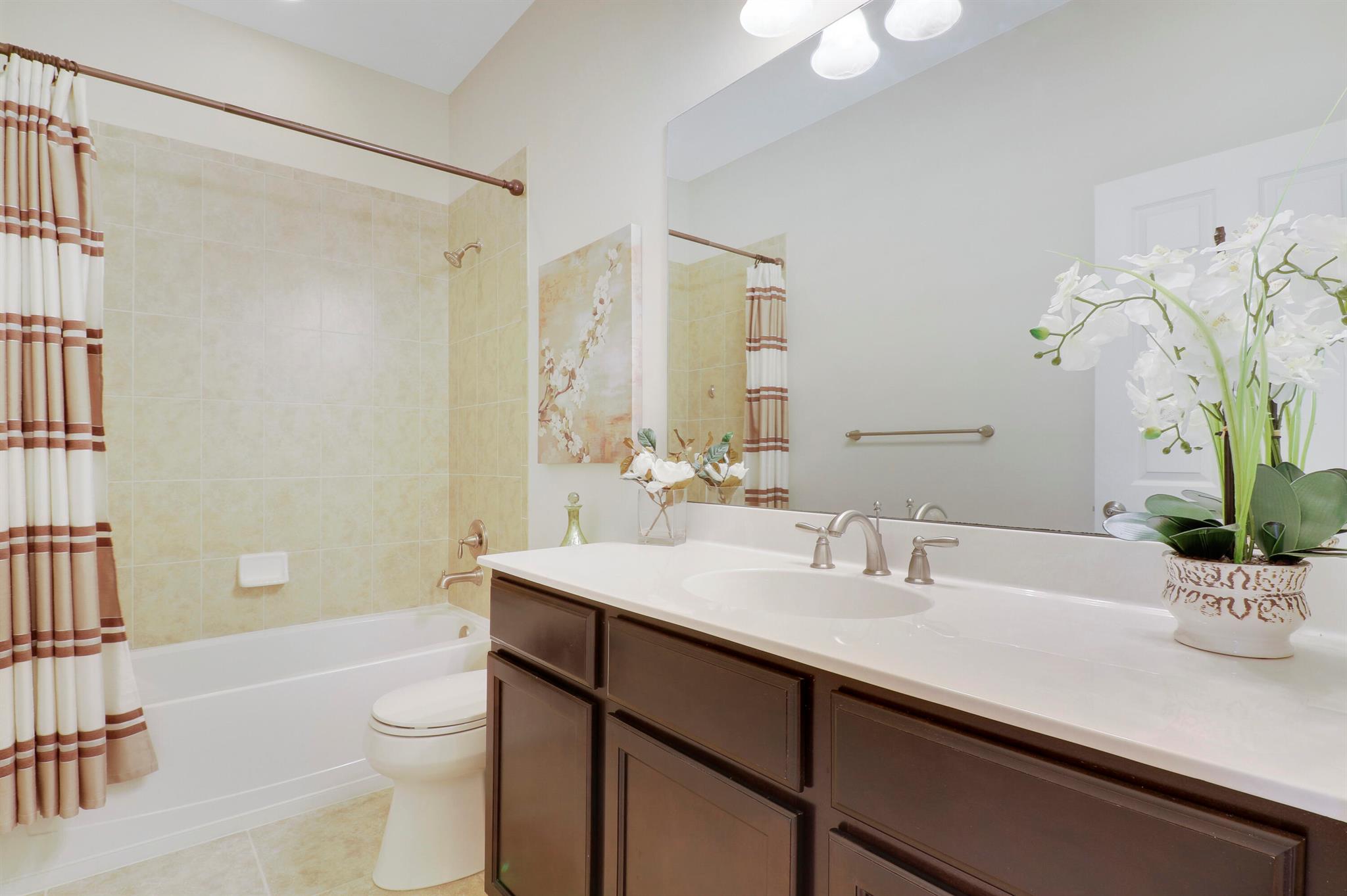 3273 E Mallory Boulevard