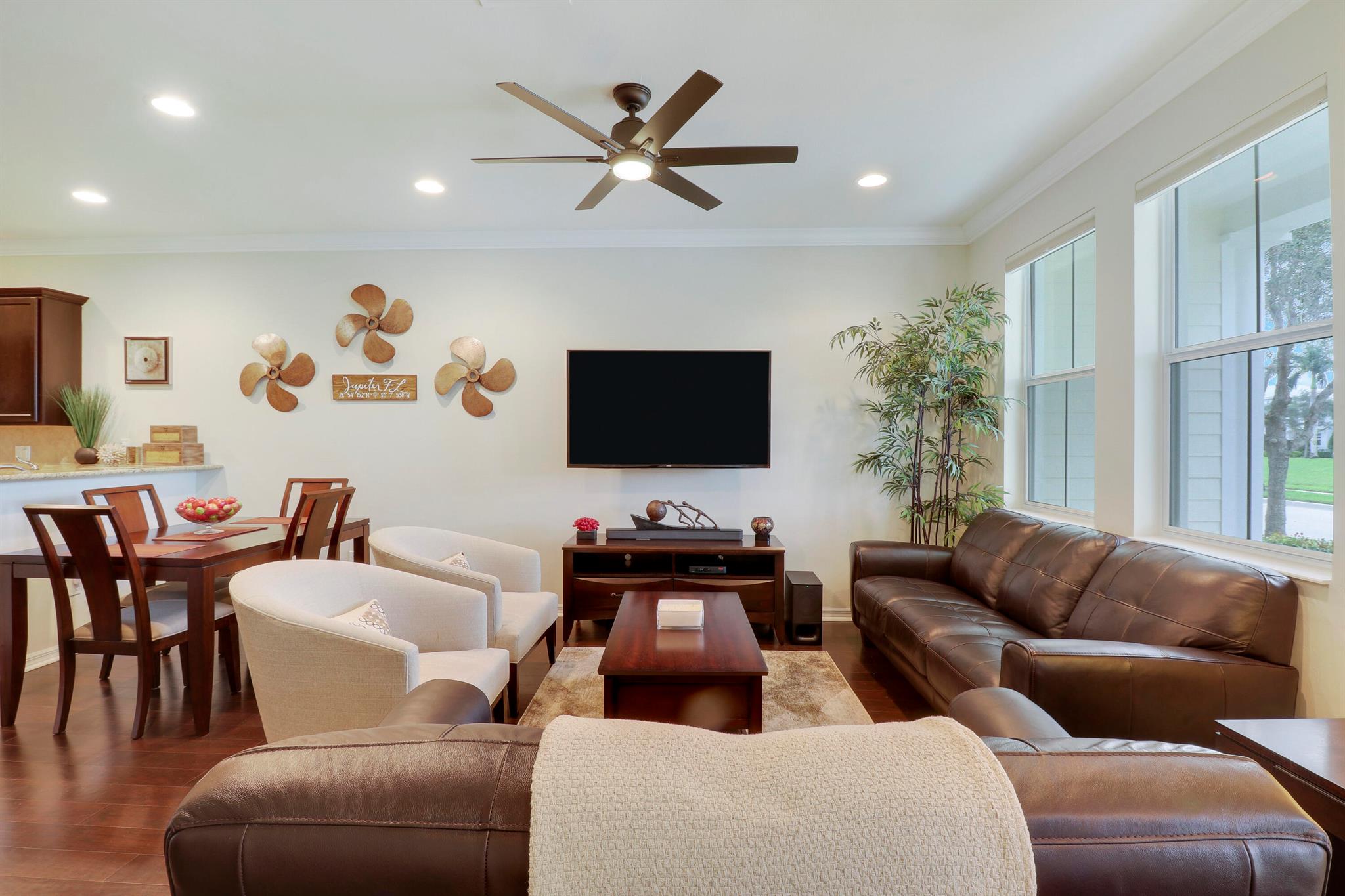 3273 E Mallory Boulevard