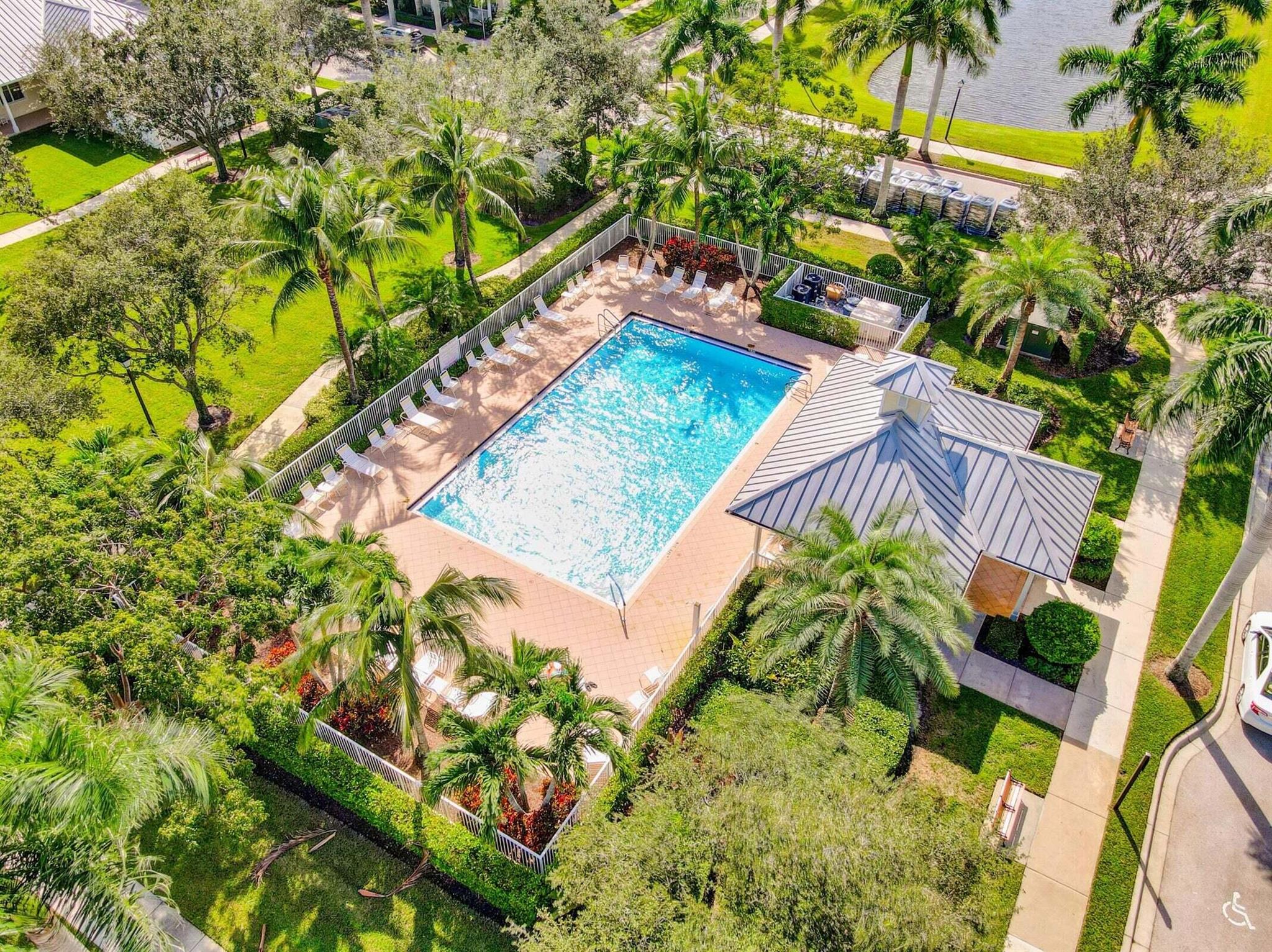 3273 E Mallory Boulevard