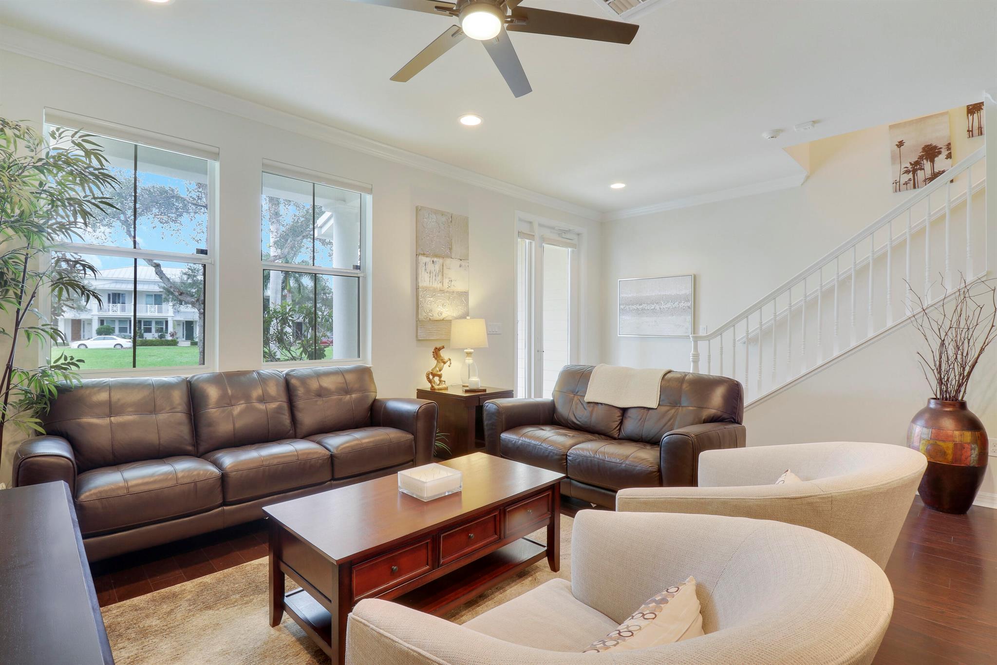 3273 E Mallory Boulevard