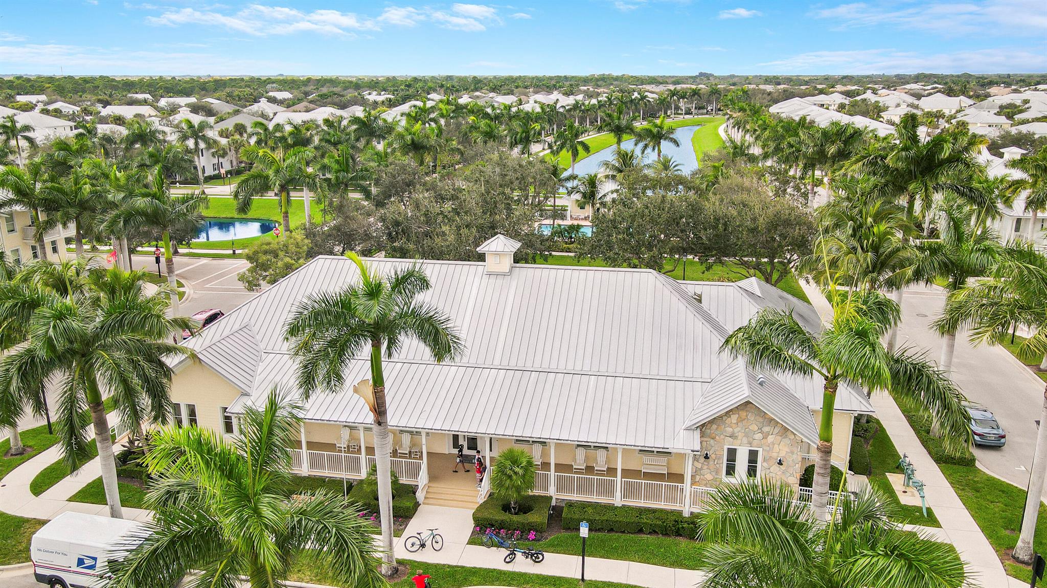 3273 E Mallory Boulevard