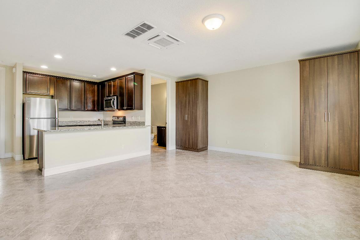 3353 E Mallory Boulevard