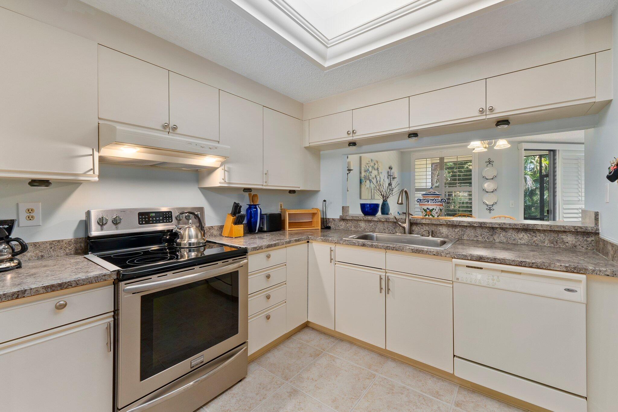 5280 SE Seascape Way 103