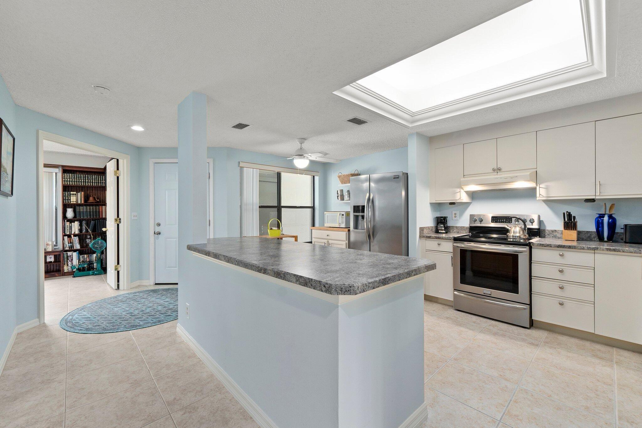 5280 SE Seascape Way 103