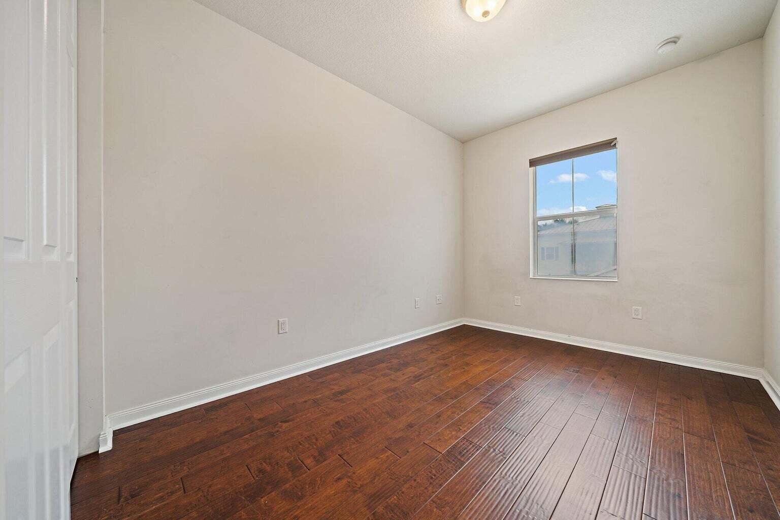 3253 Duncombe Drive