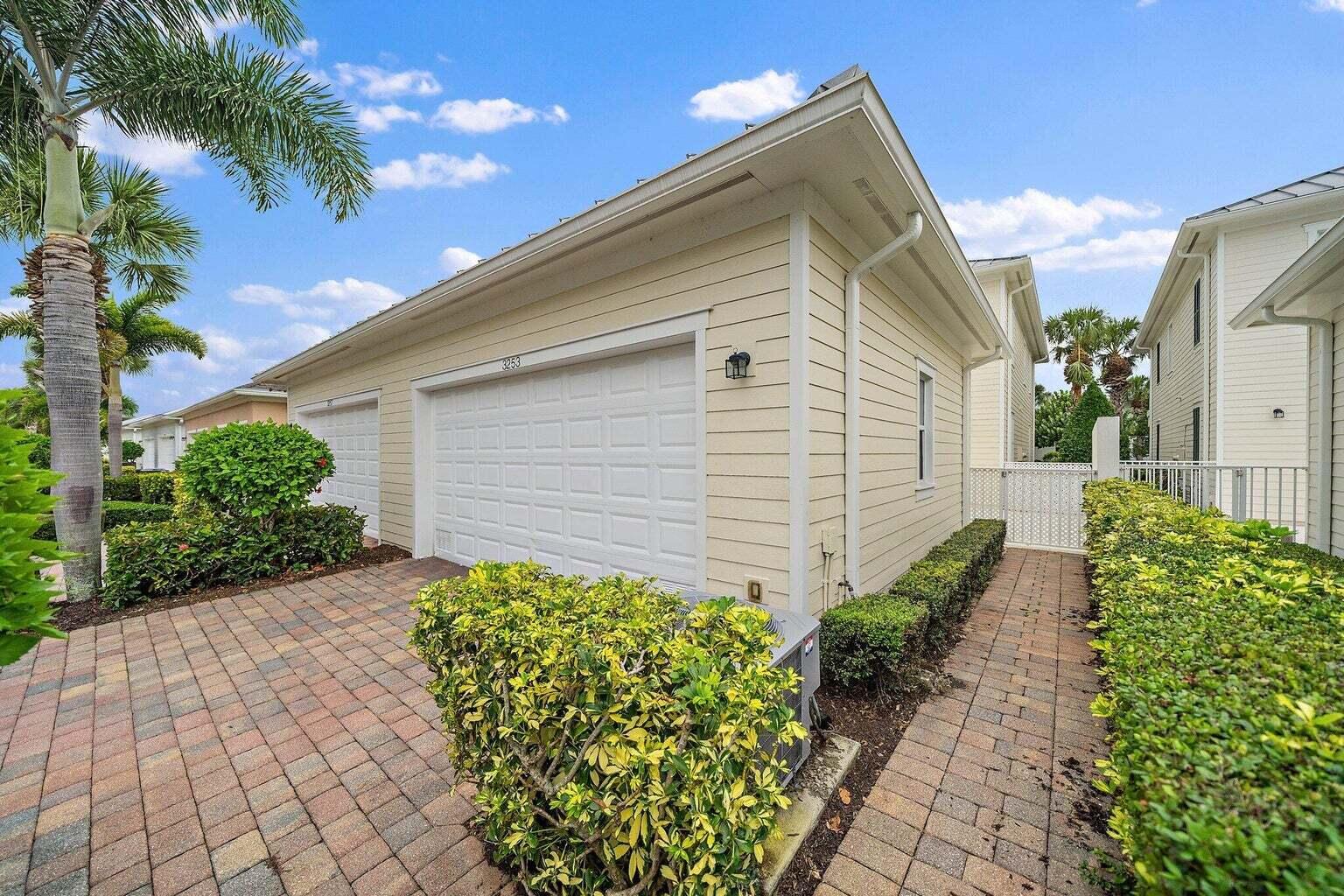 3253 Duncombe Drive