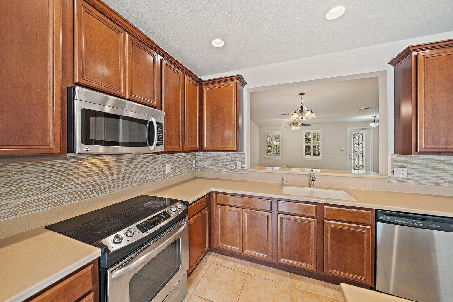 3253 Duncombe Drive