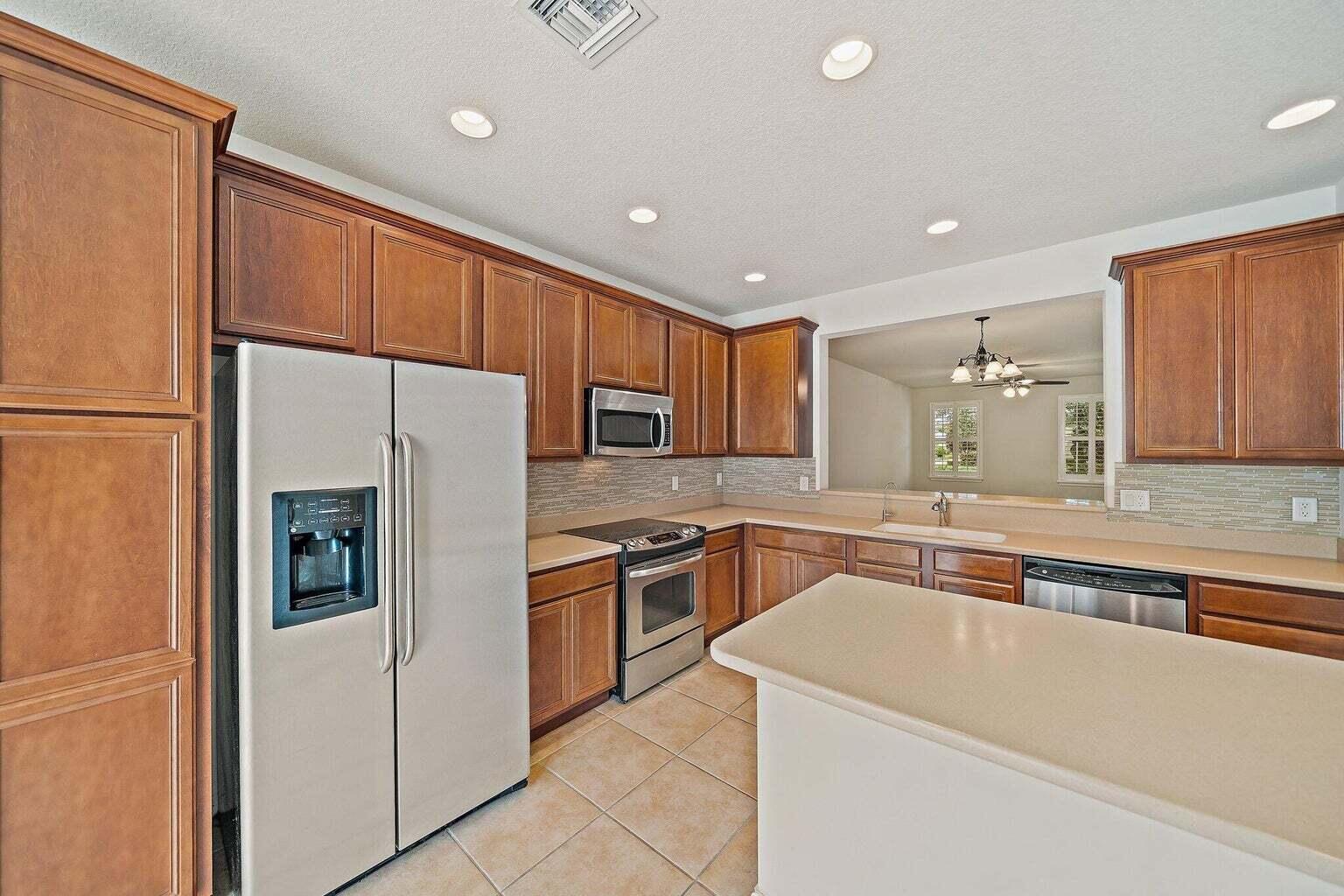 3253 Duncombe Drive