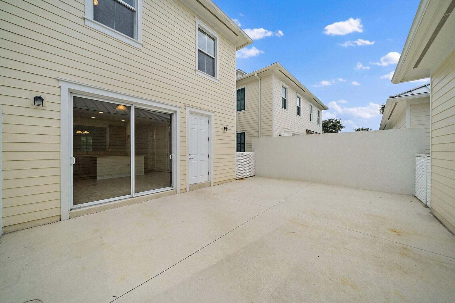 3253 Duncombe Drive