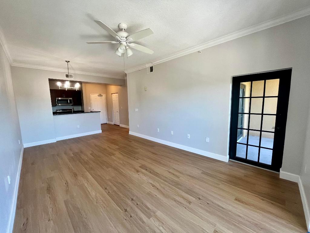 4905 Midtown Lane 2411