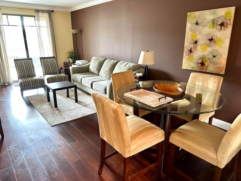 4883 Pga Boulevard 208