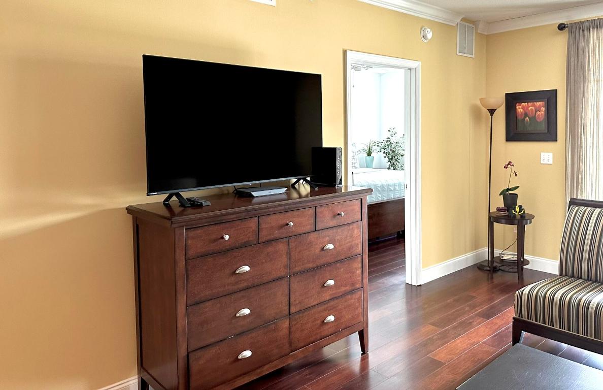 4883 Pga Boulevard 208