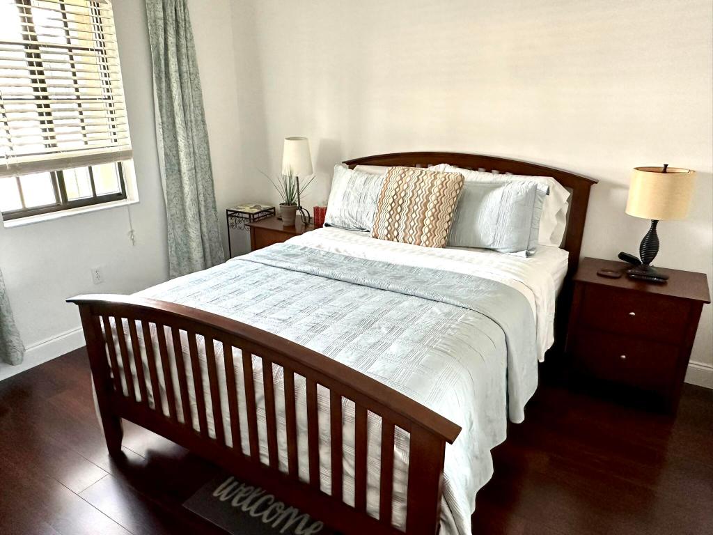 4883 Pga Boulevard 208