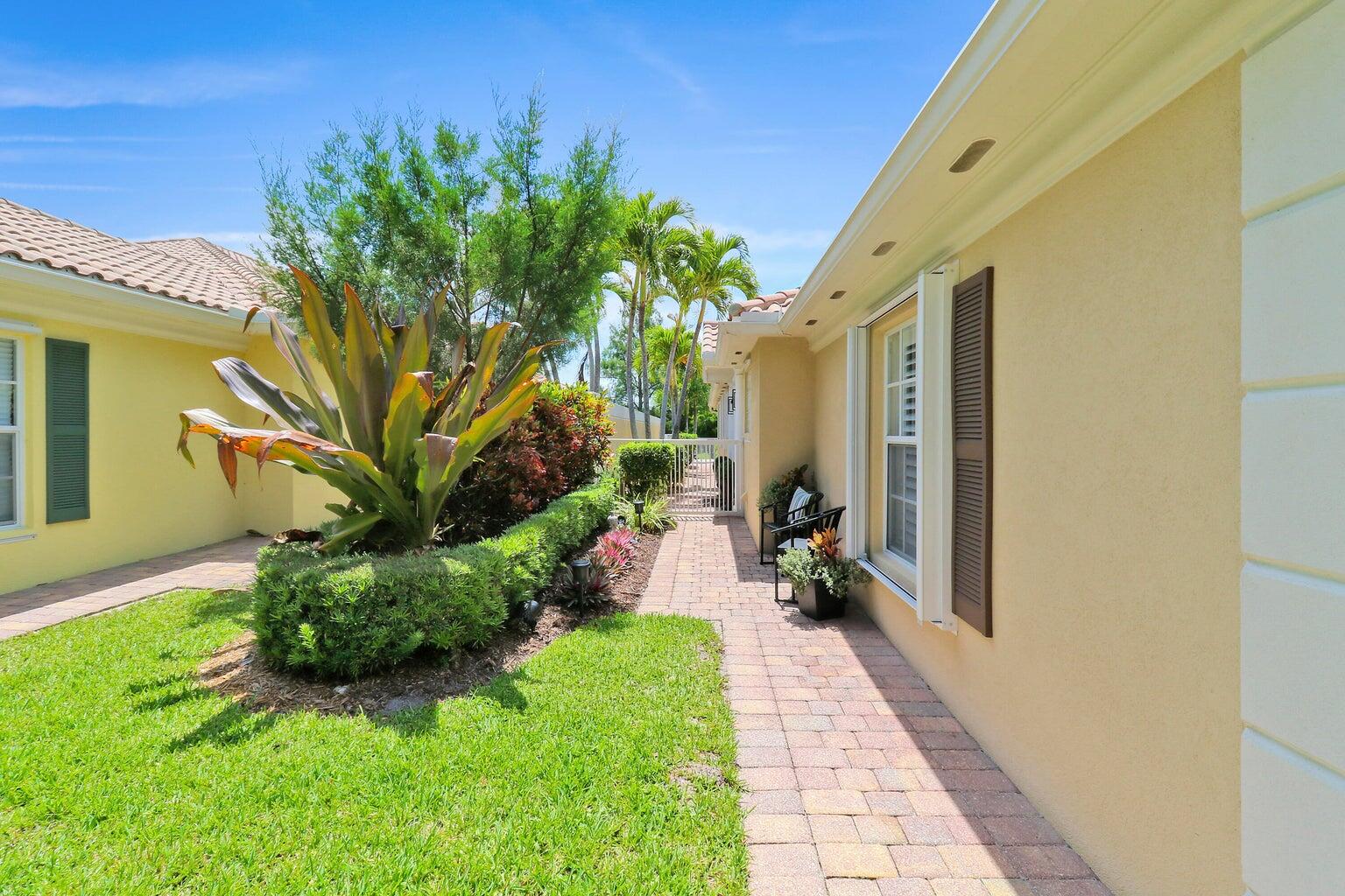 5021 Magnolia Bay Circle