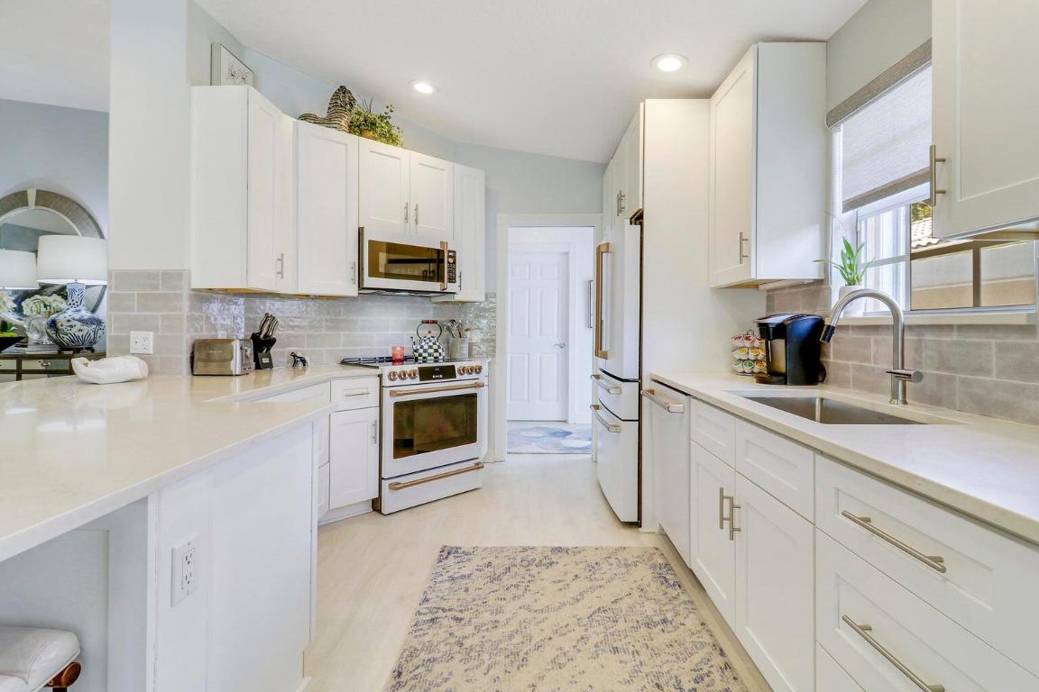 5021 Magnolia Bay Circle