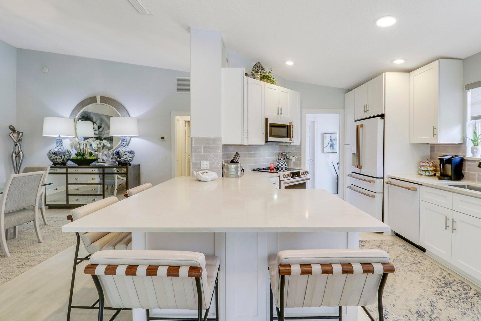 5021 Magnolia Bay Circle