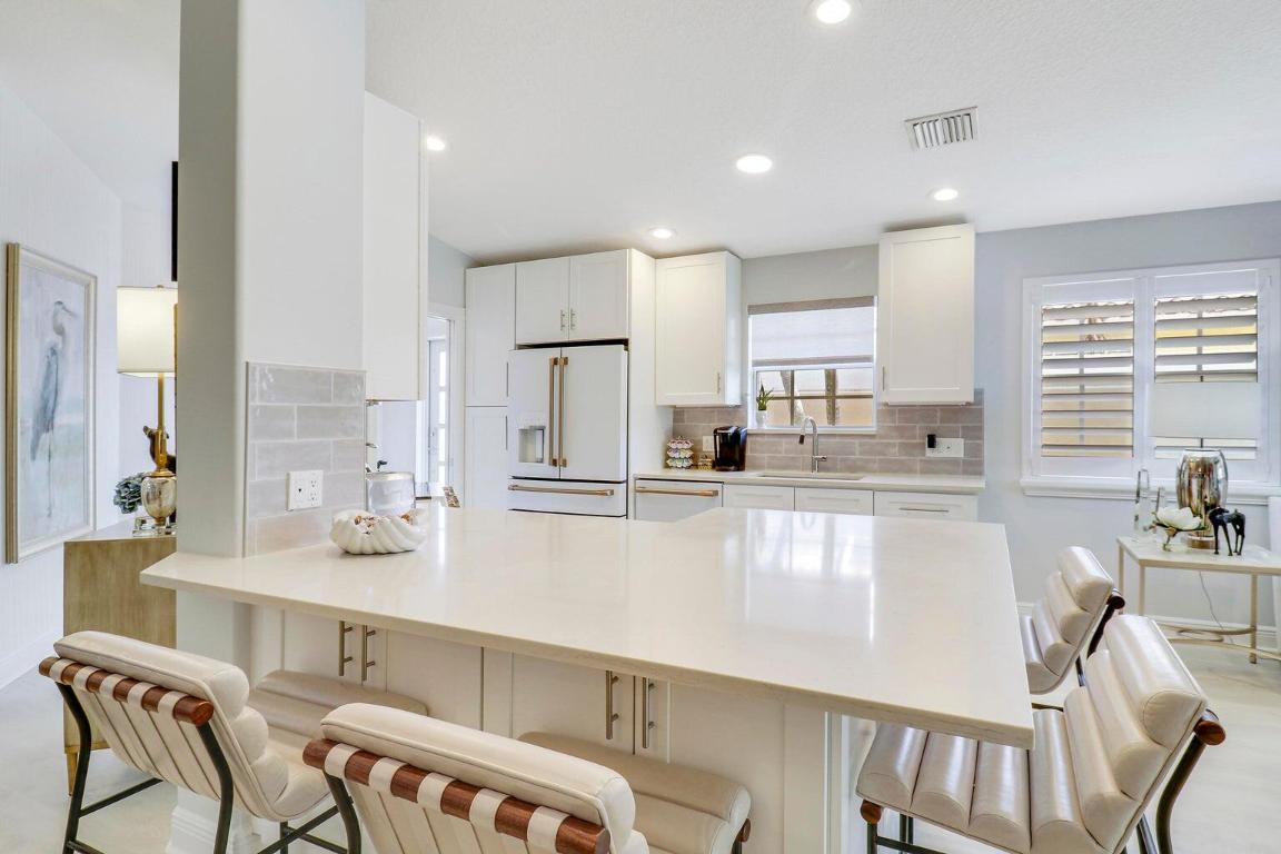 5021 Magnolia Bay Circle