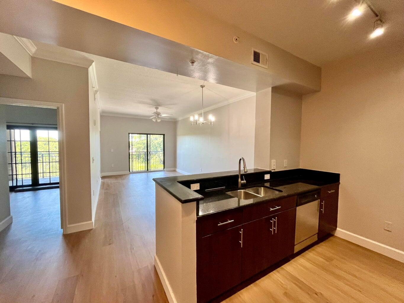 4905 Midtown Lane 2411