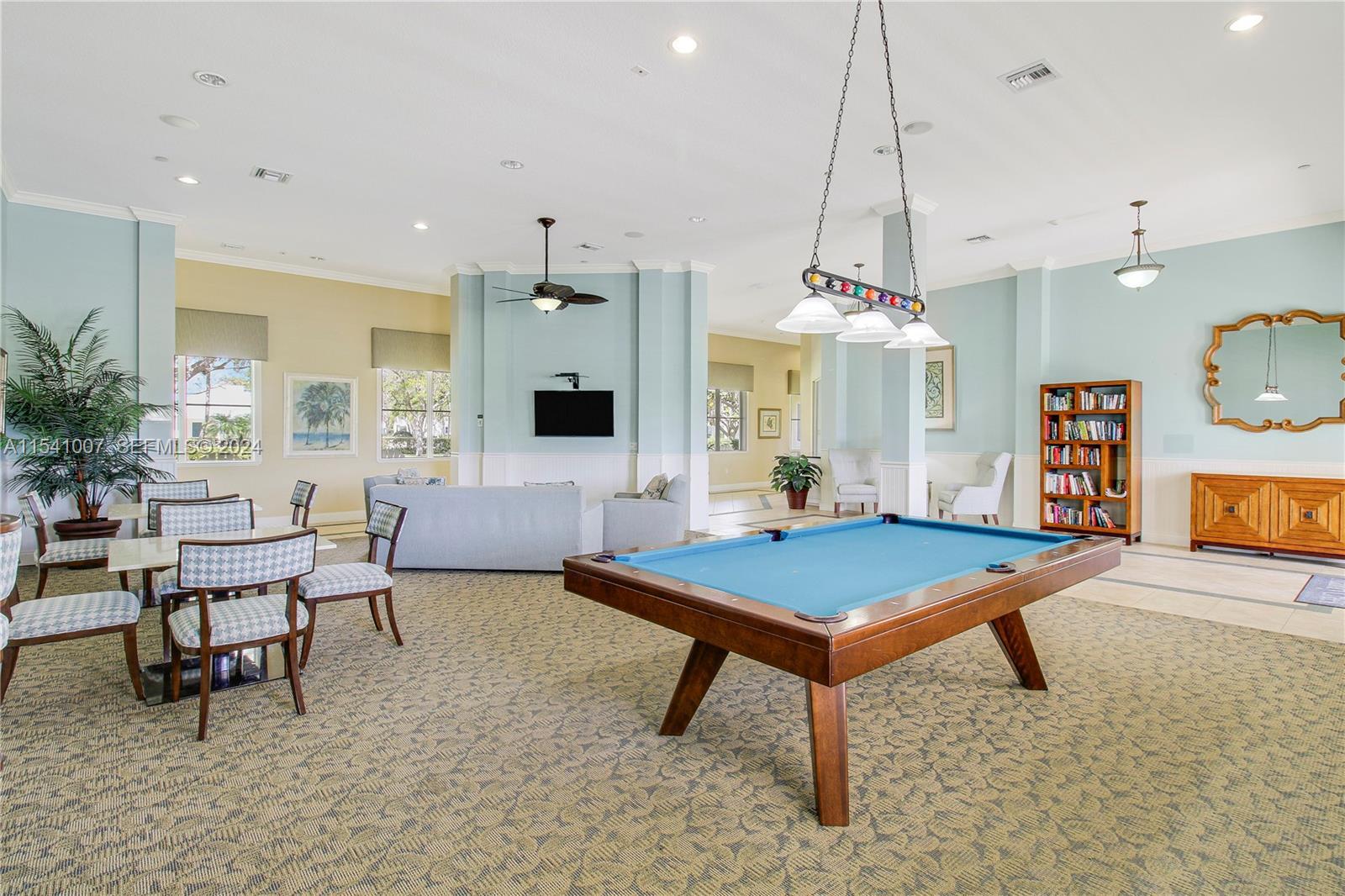 1043 Key Largo Street