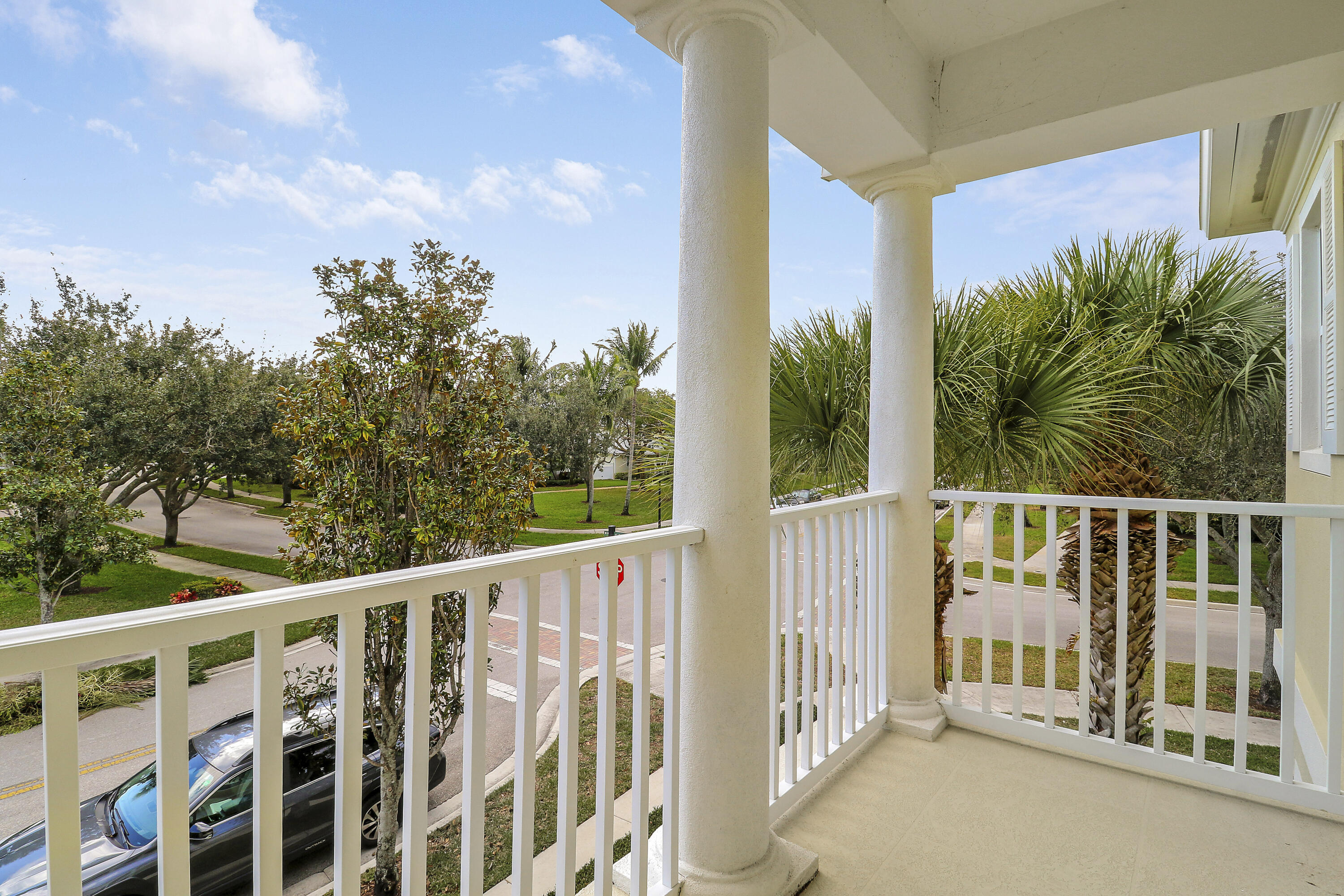 1043 Key Largo Street