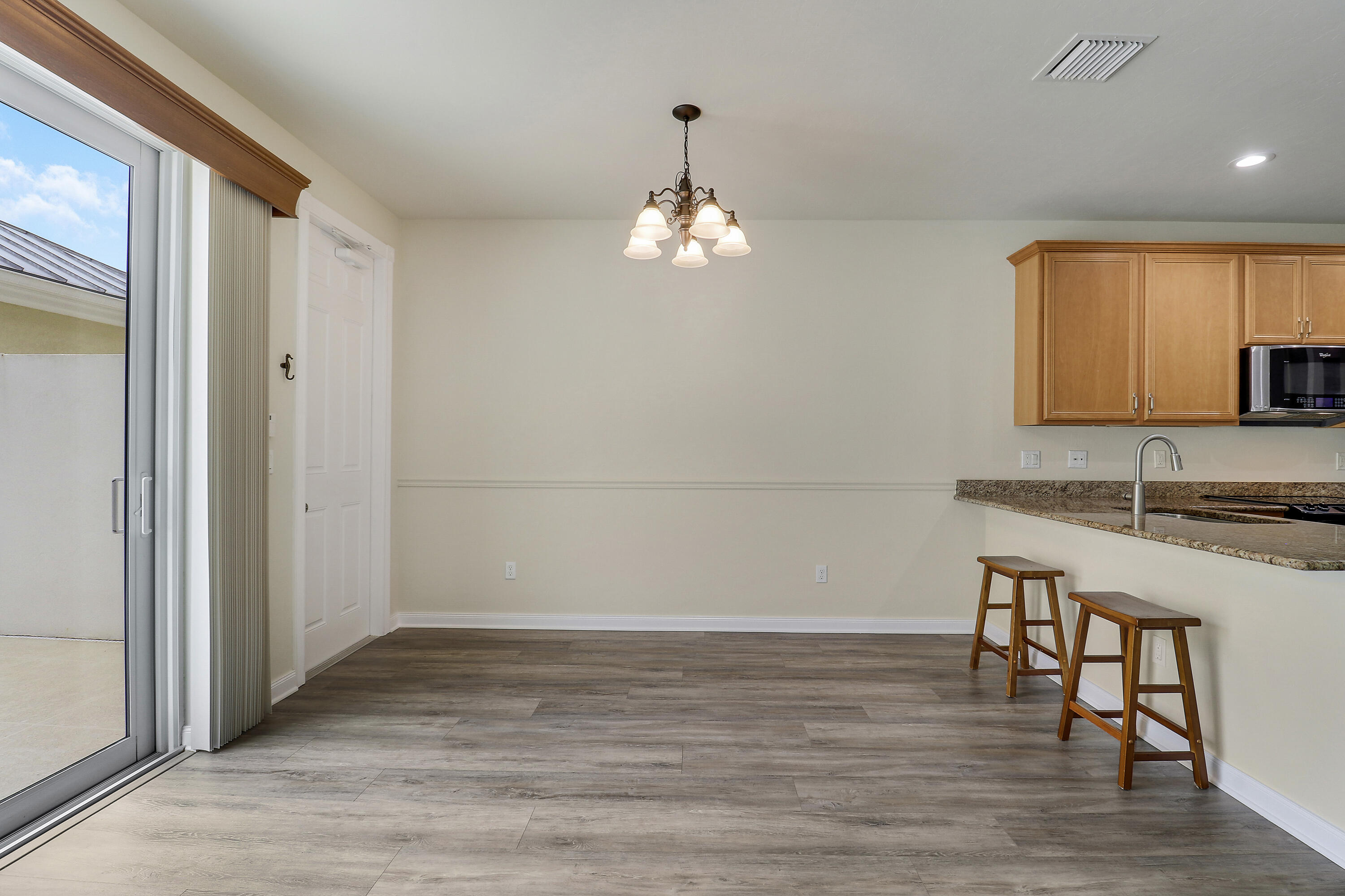 1043 Key Largo Street