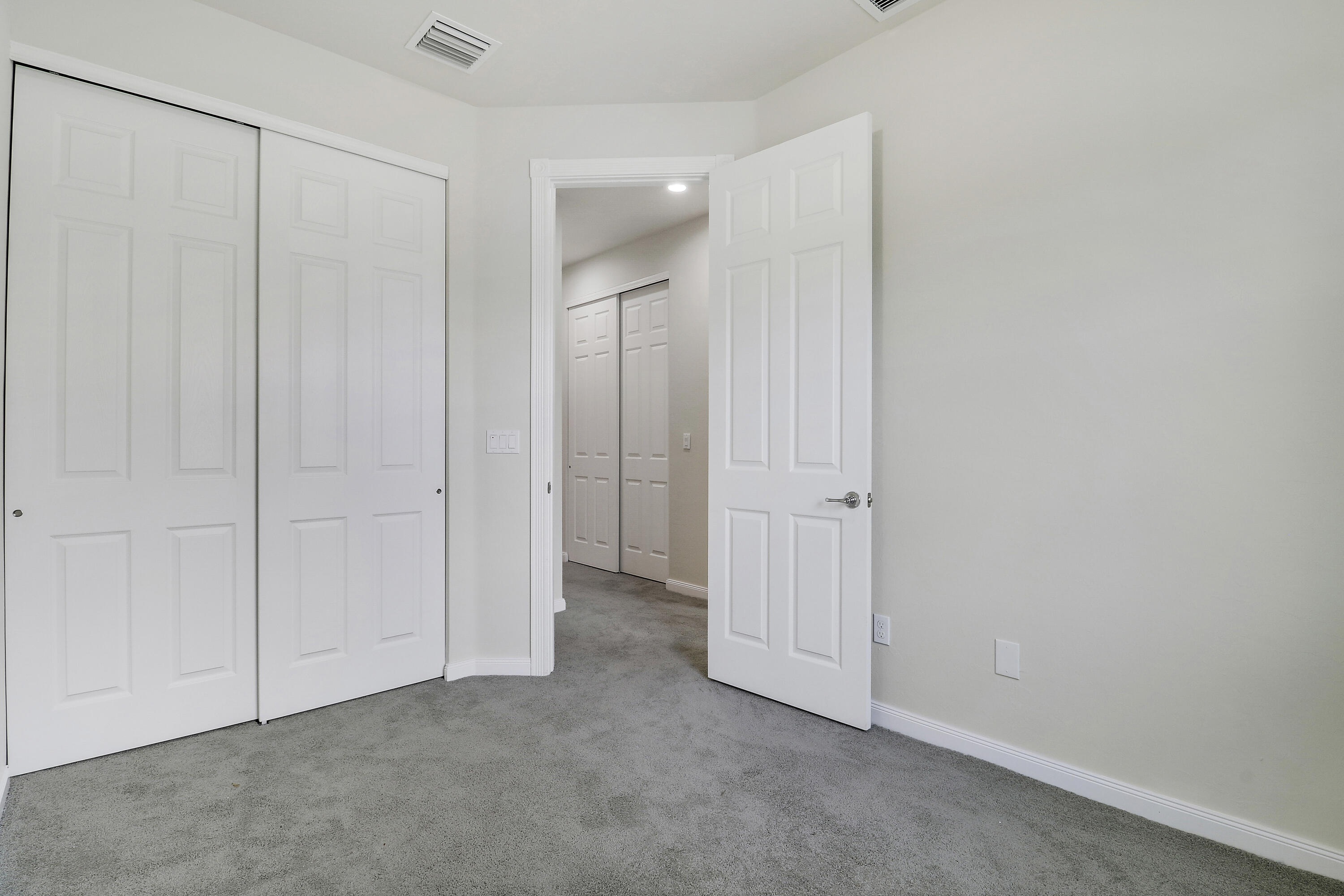 1043 Key Largo Street